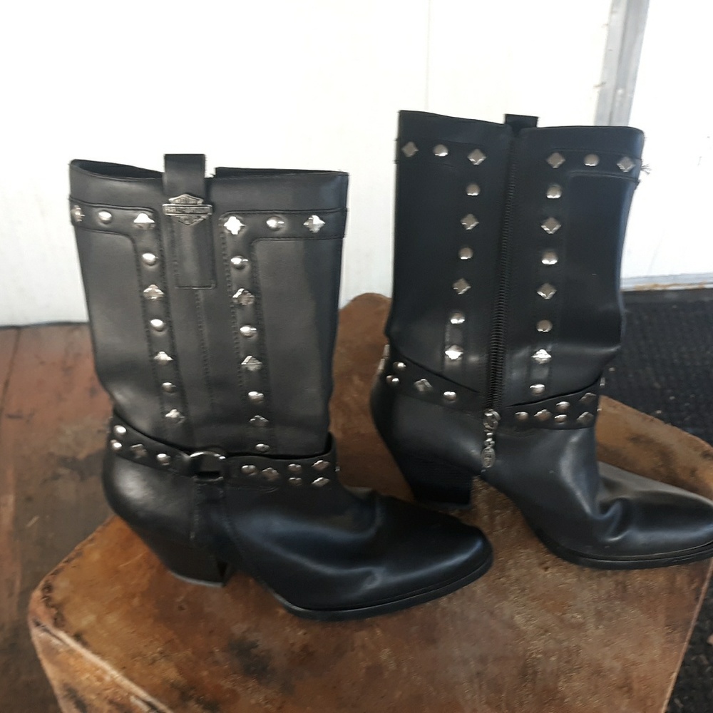 Boots - Picture 2 of 4